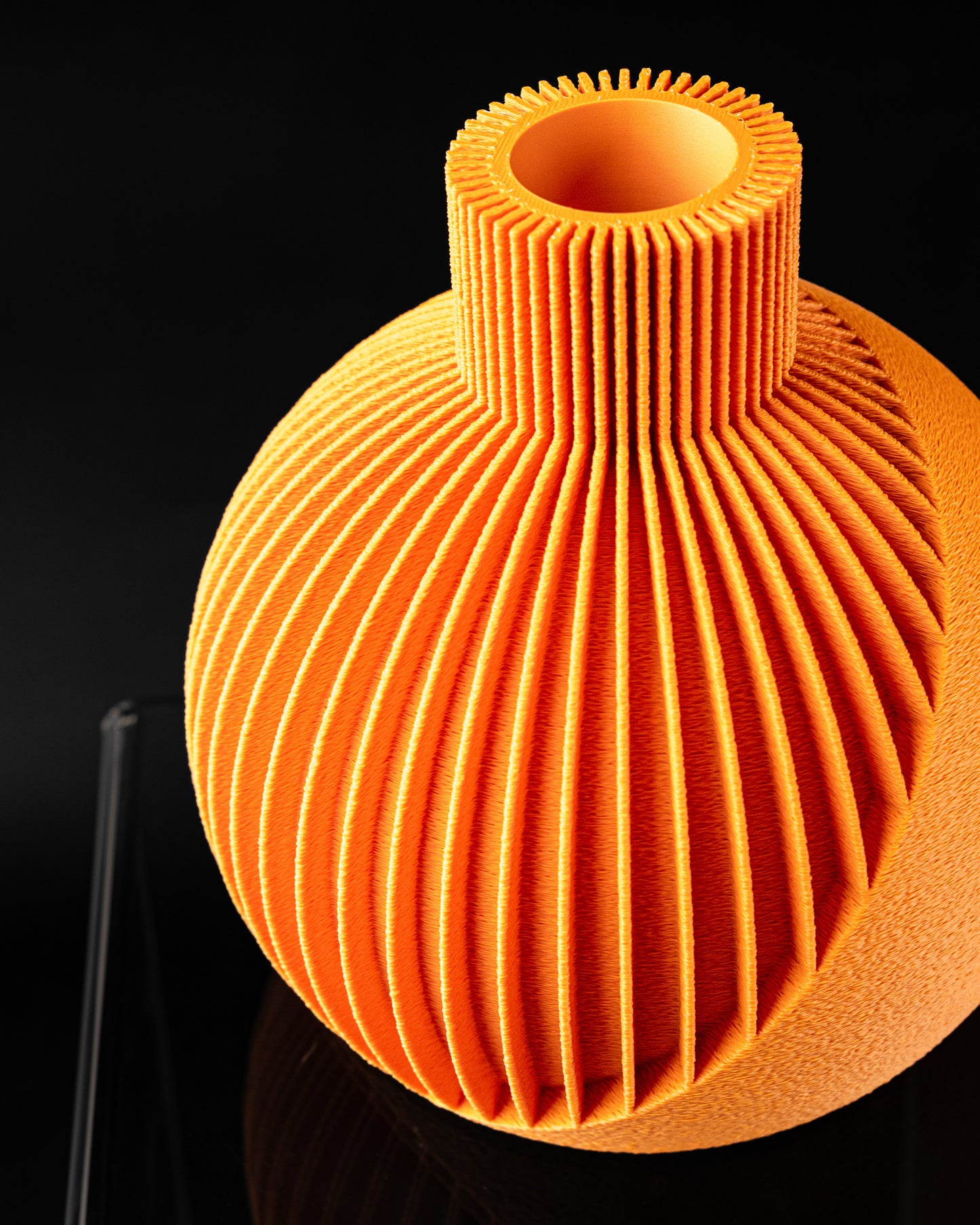 Spiral Kanallı Küre Modern Vazo