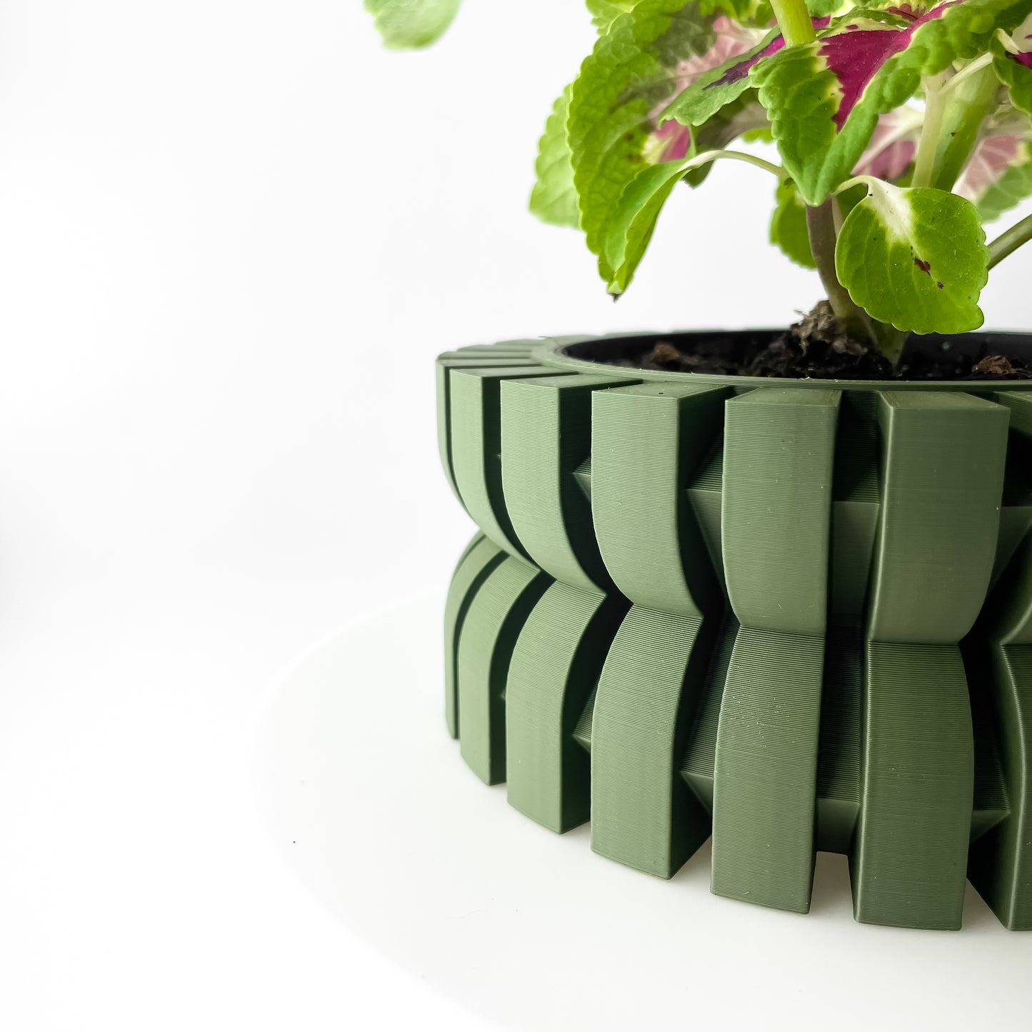 Dikey Dilimli Modern Saksı