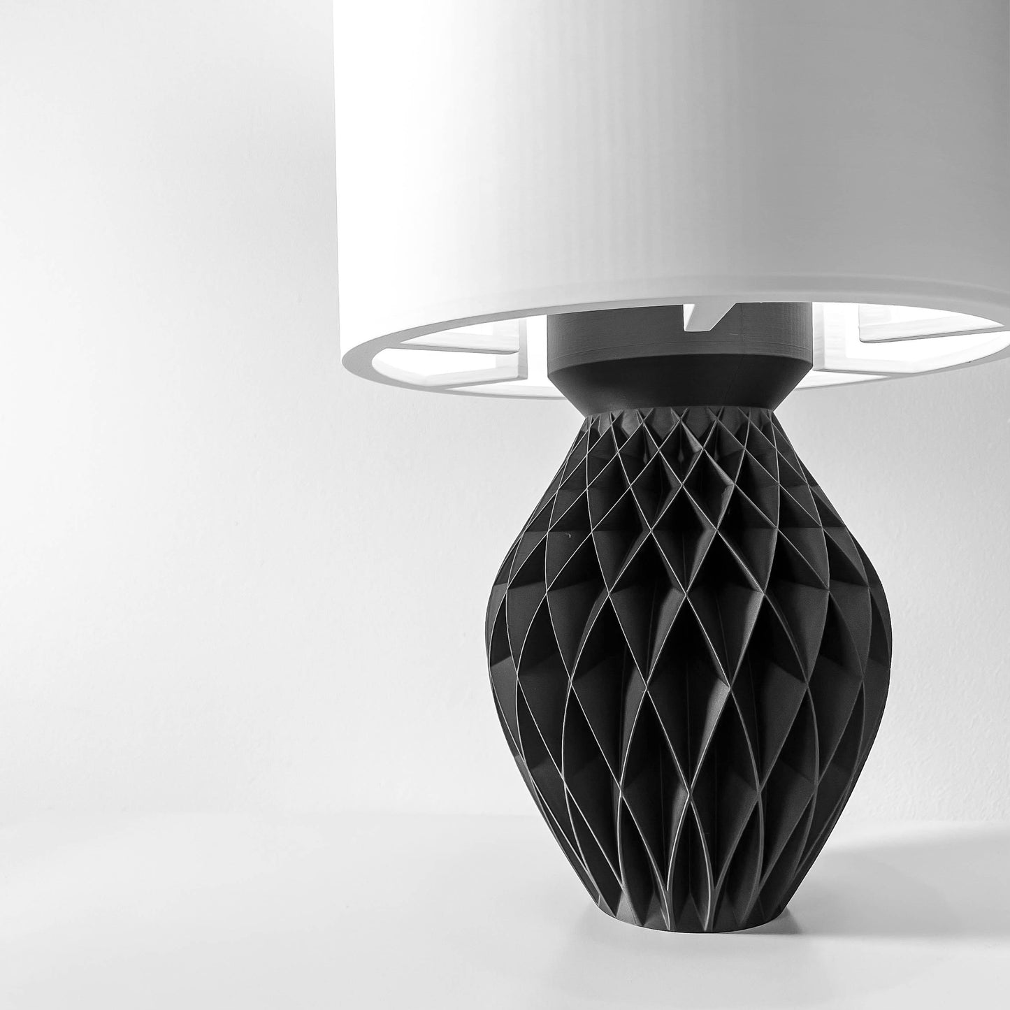 Petek dokulu modern masa lambası