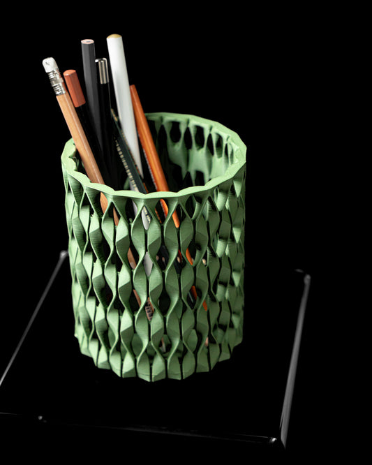 Örgü dokulu modern kalemlik