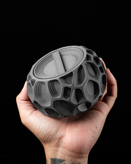 Voronoi desenli kapaklı küre saklama kutusu