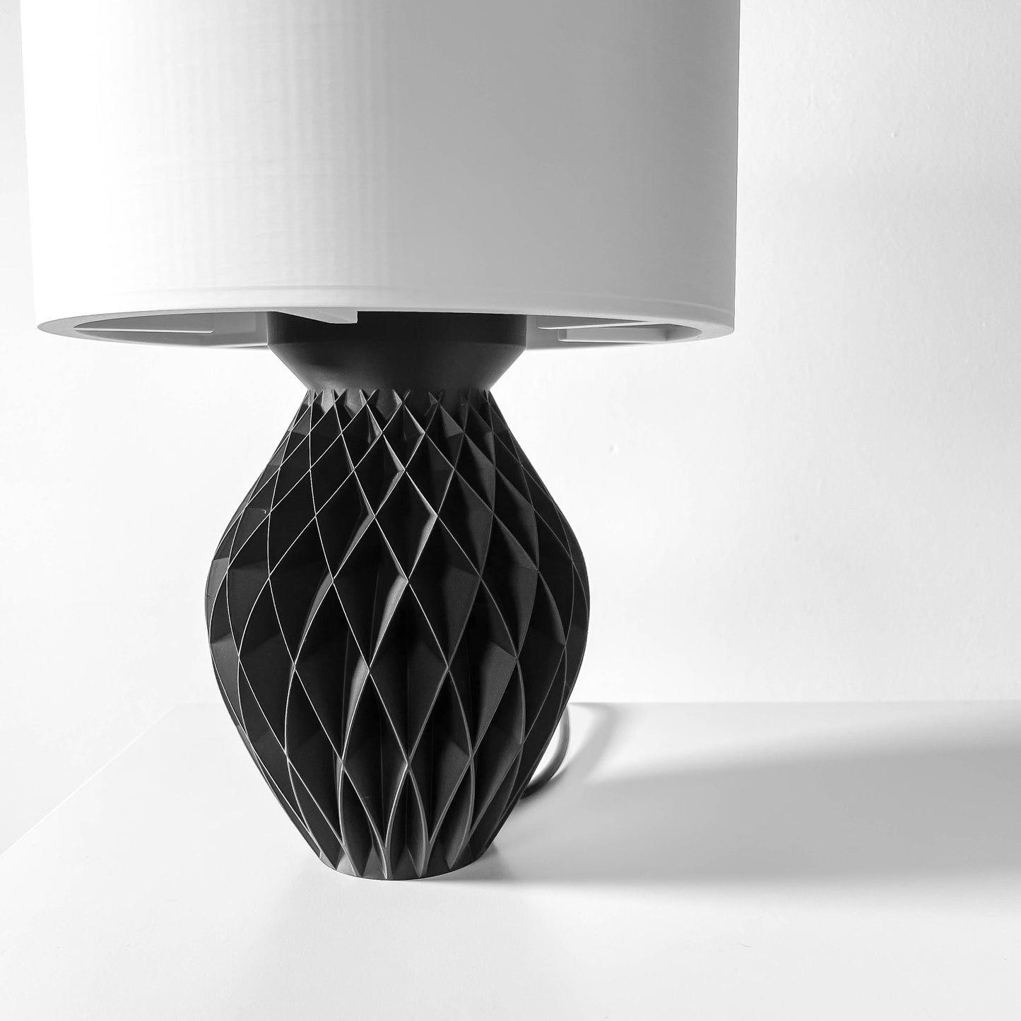 Petek dokulu modern masa lambası