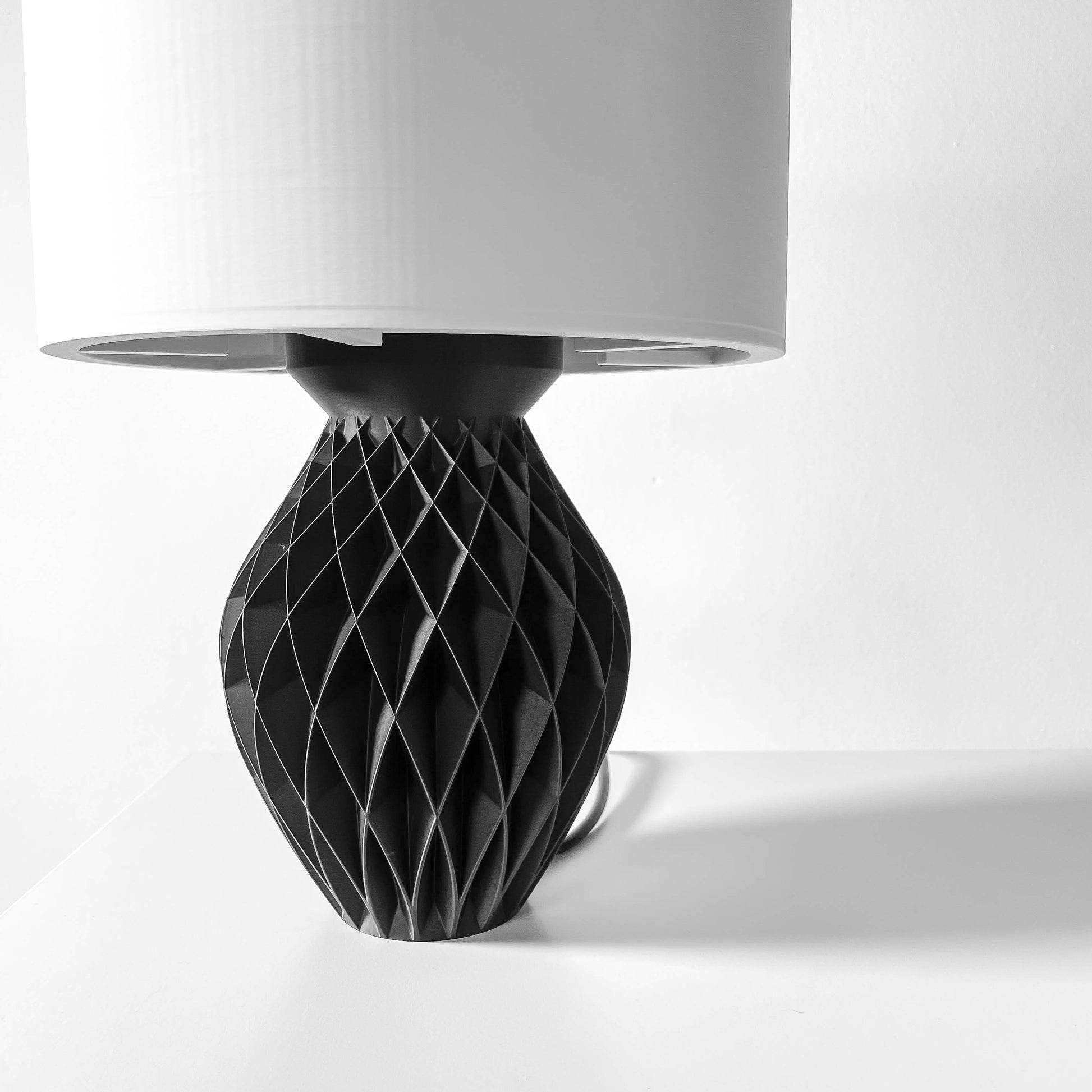 Petek dokulu modern masa lambası